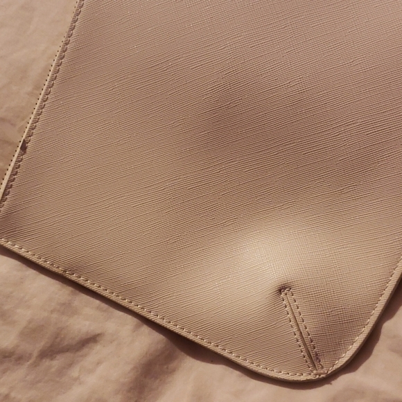 WHITE house black market wristlet NWT - Picture 5 of 11